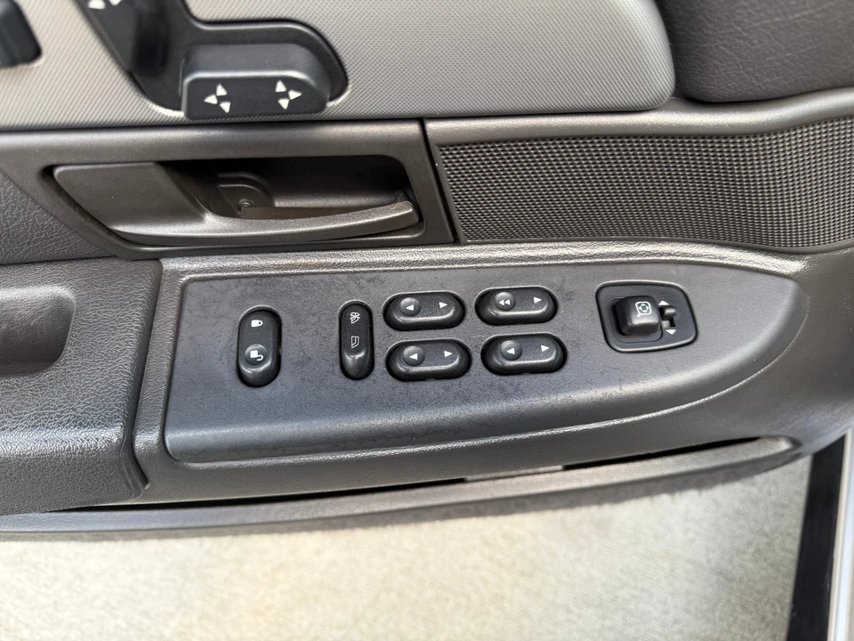 2004 Mercury Marauder - Image 29 of 31