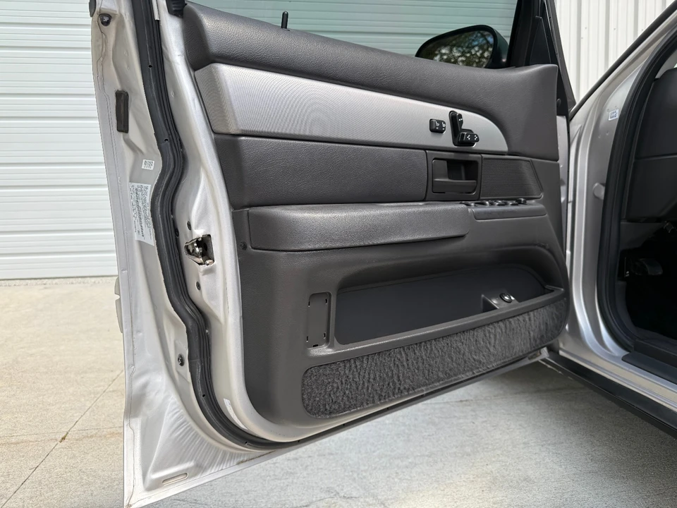 2004 Mercury Marauder - Image 30 of 31