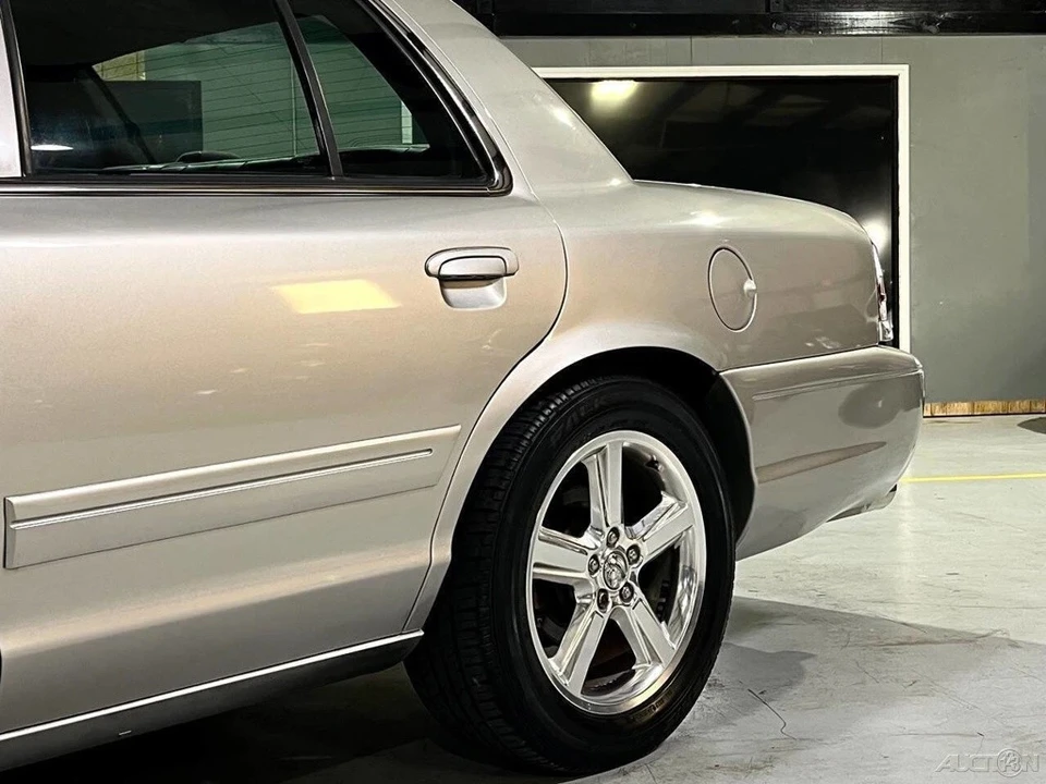 2004 Mercury Marauder - Image 7 of 21