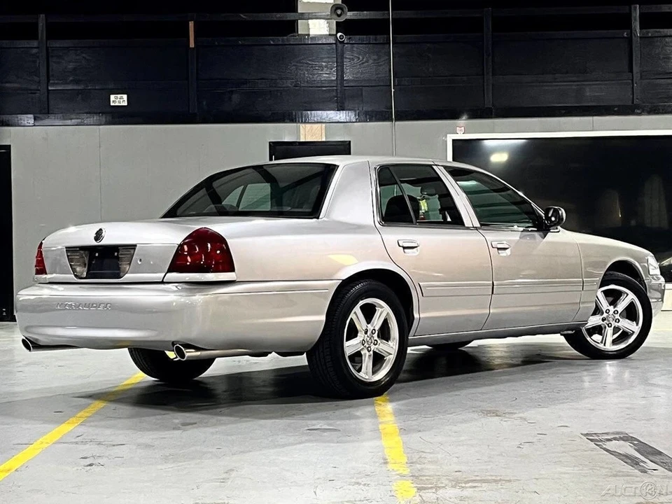 2004 Mercury Marauder - Image 11 of 21