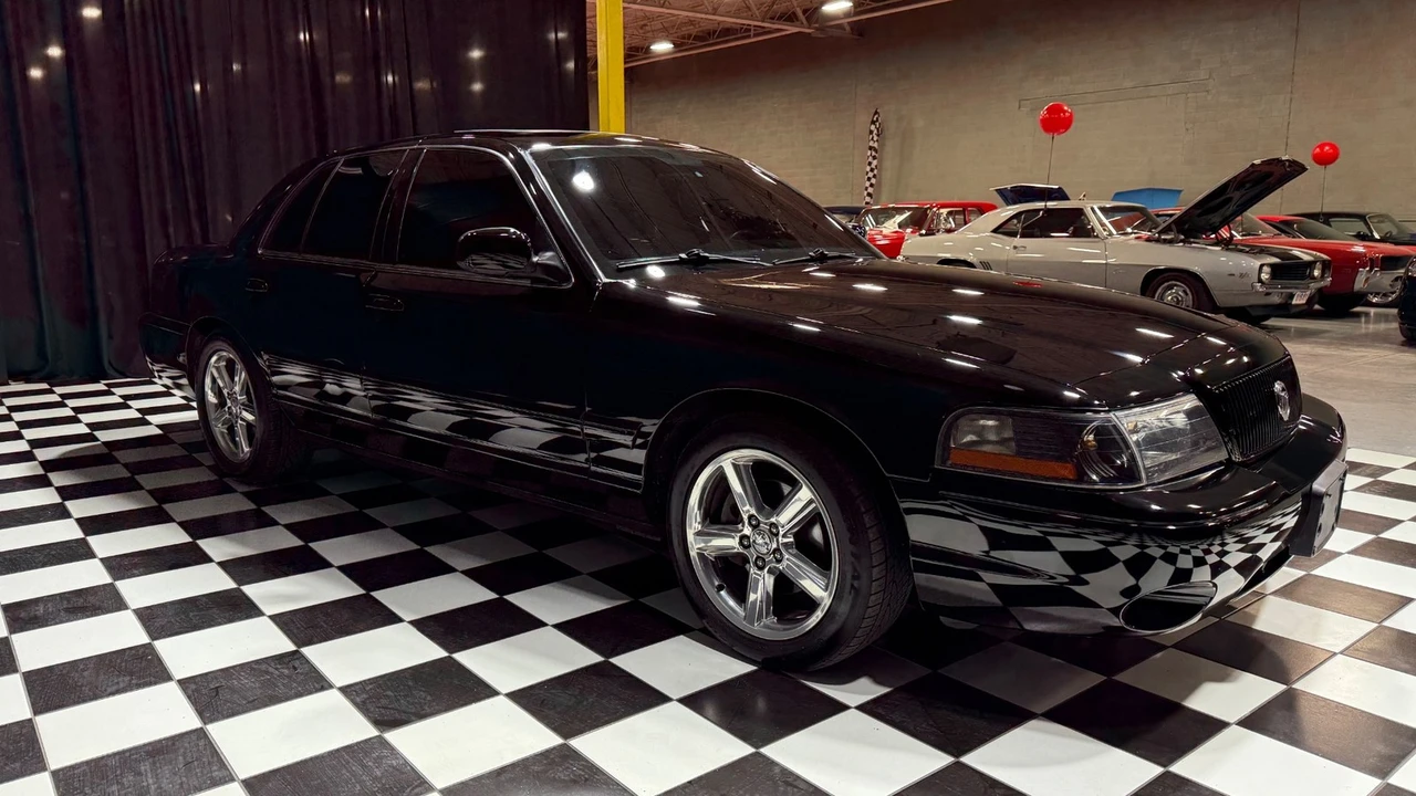 2004 Mercury Marauder - Image 14 of 21