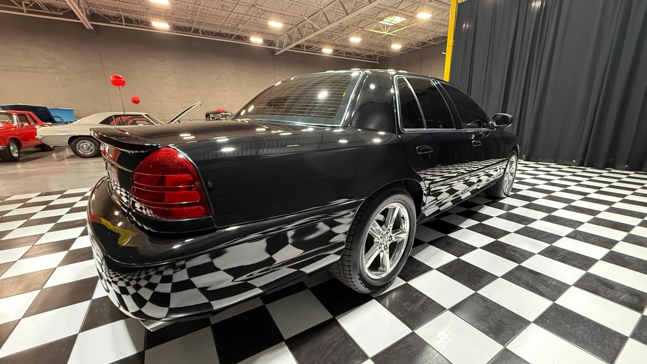 2004 Mercury Marauder - Image 12 of 21