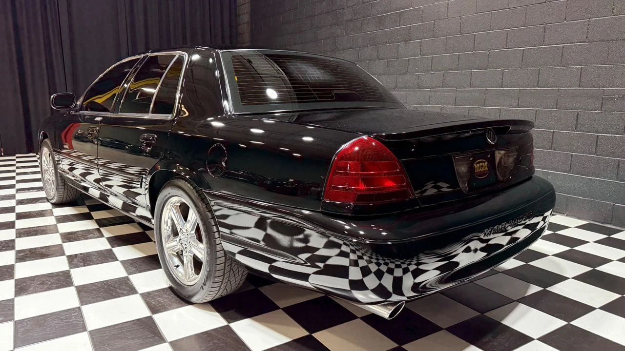2004 Mercury Marauder - Image 8 of 21