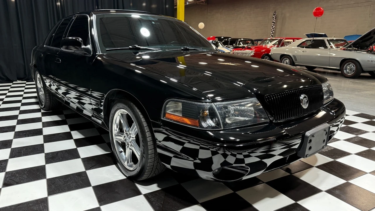 2004 Mercury Marauder - Image 15 of 21