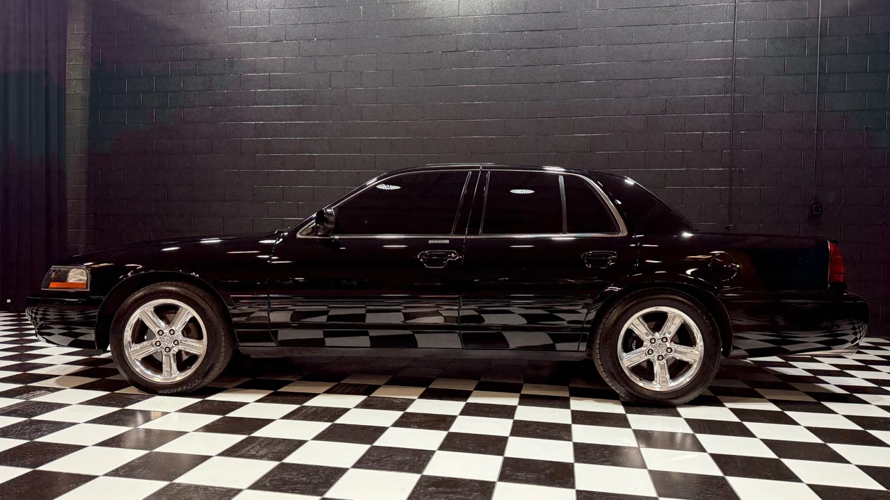 2004 Mercury Marauder - Image 6 of 21