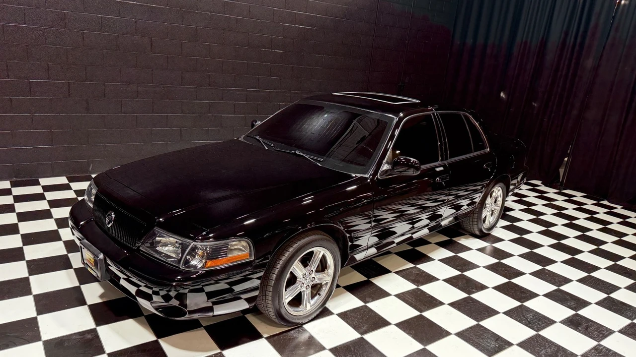 2004 Mercury Marauder - Image 17 of 21