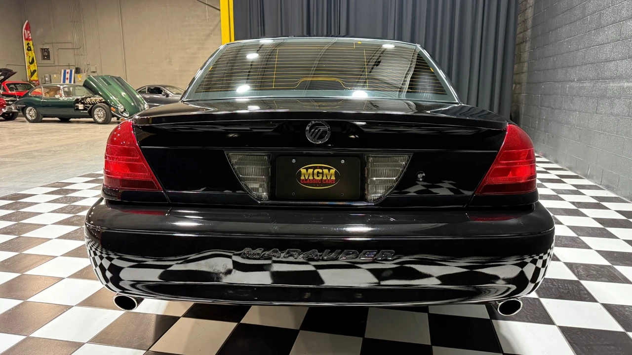 2004 Mercury Marauder - Image 10 of 21