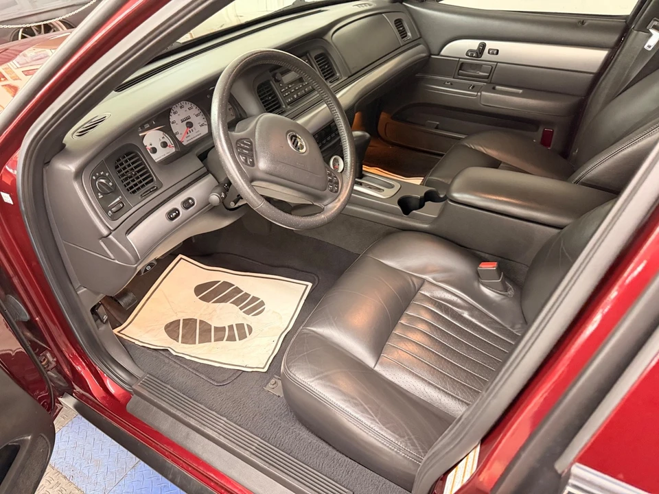 2004 Mercury Marauder - Image 17 of 21