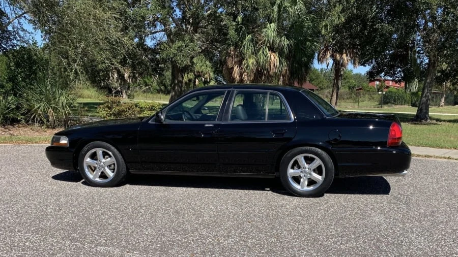 2004 Mercury Marauder - Image 2 of 20