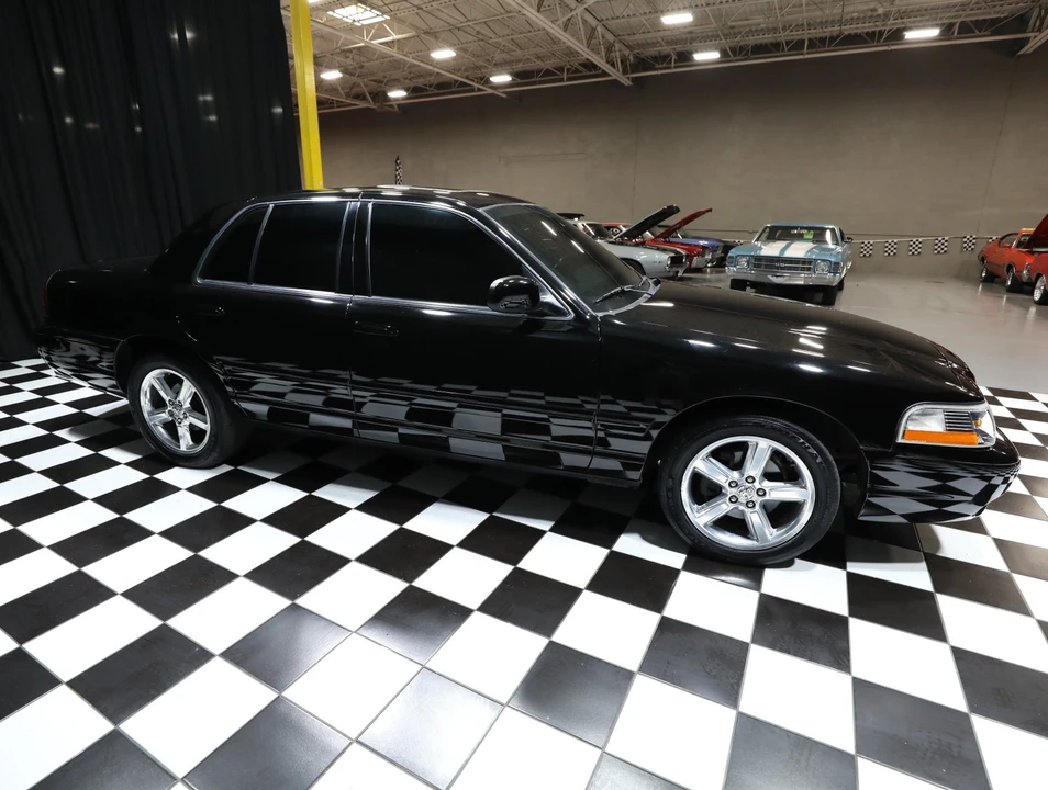 2004 Mercury Marauder - Image 15 of 31