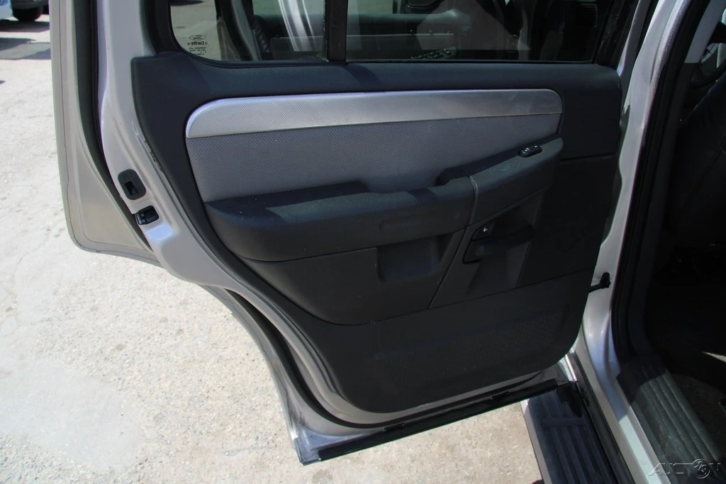 2004 Mercury - Image 20 of 24