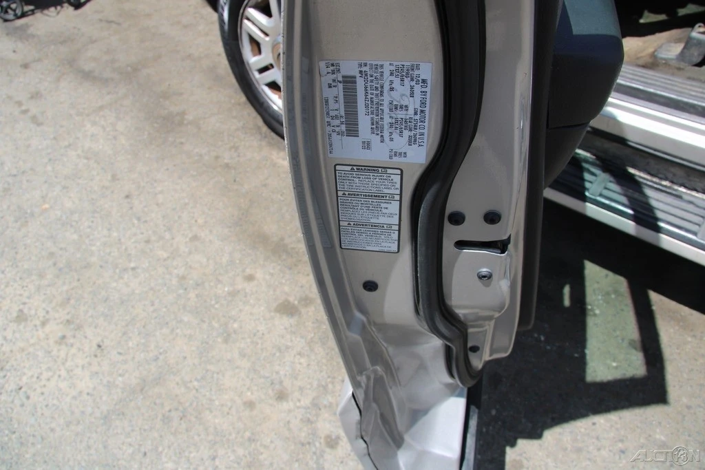 2004 Mercury - Image 13 of 24