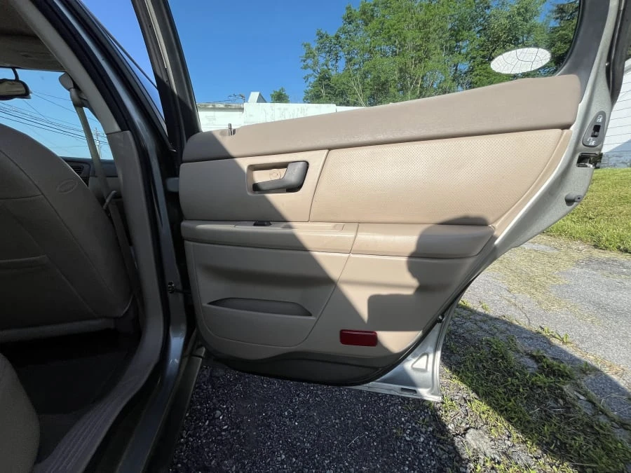 2004 Mercury Sable - Image 28 of 31