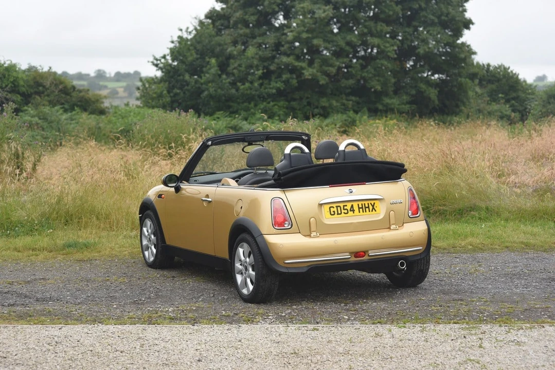 2004 Mini Mini 1st Gen - Image 12 of 30