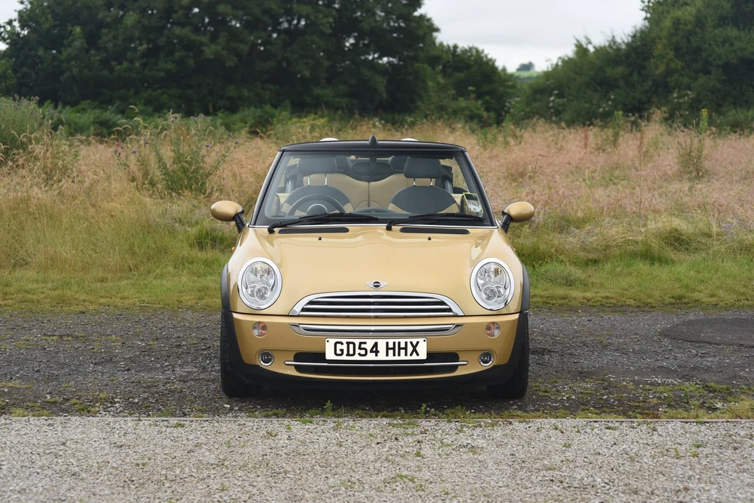 2004 Mini Mini 1st Gen - Image 2 of 30