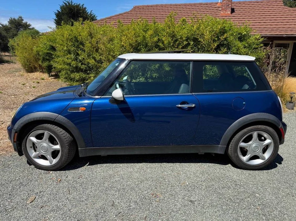 2004 Mini Mini 1st Gen - Image 2 of 8