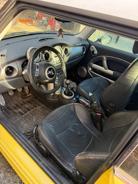 2004 Mini Mini Cooper S 1st Gen - Image 4 of 4