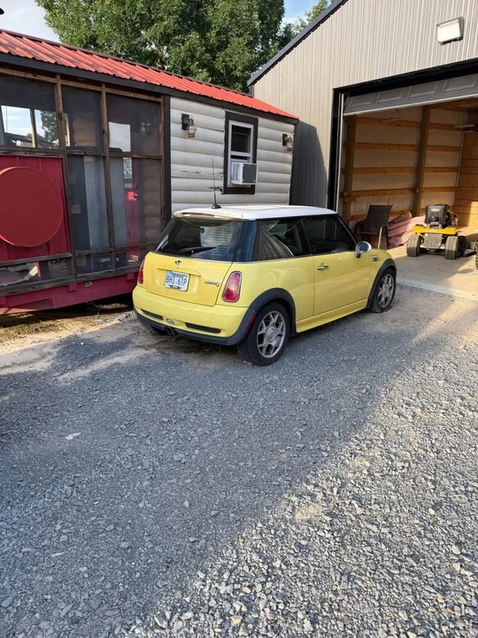 2004 Mini Mini Cooper S 1st Gen - Image 2 of 4
