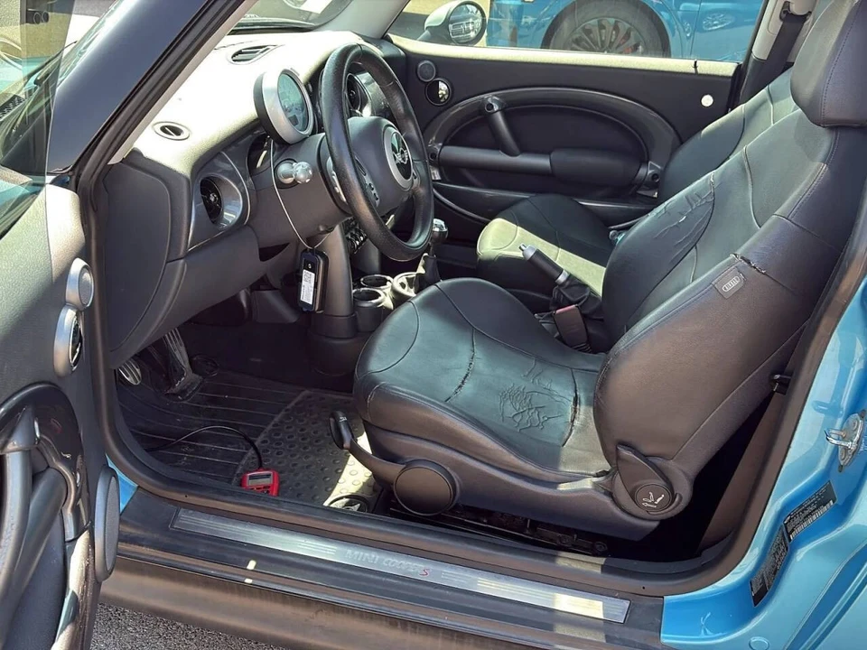 2004 Mini Mini Cooper S 1st Gen - Image 6 of 11