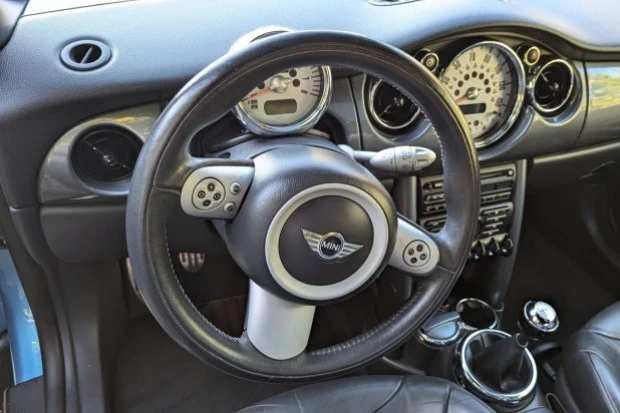 2004 Mini Mini Cooper S 1st Gen - Image 5 of 7