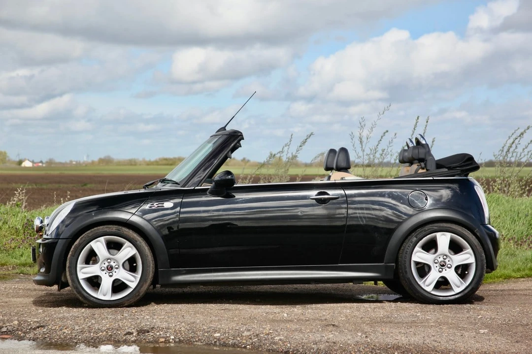 2004 Mini Mini Cooper S 1st Gen - Image 8 of 30