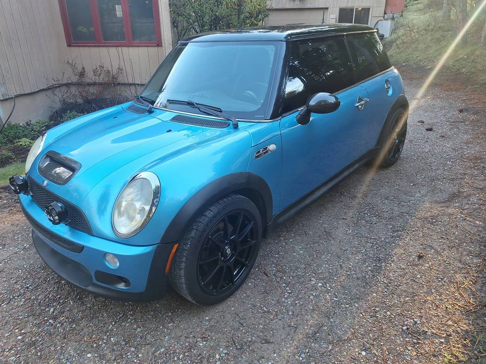 2004 Mini Mini Cooper S 1st Gen - Image 3 of 24