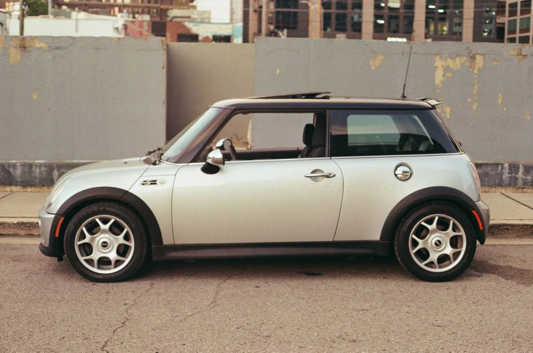 2004 Mini Mini John Cooper Works 1st Gen - Image 12 of 18