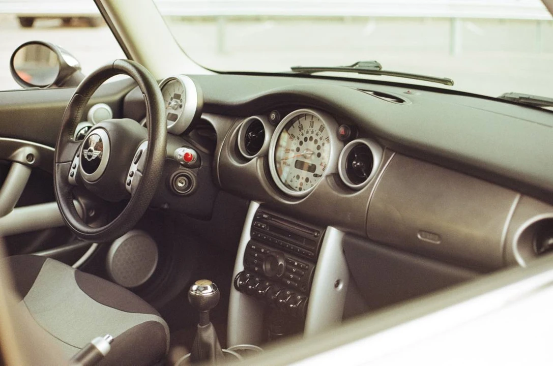 2004 Mini Mini John Cooper Works 1st Gen - Image 6 of 18