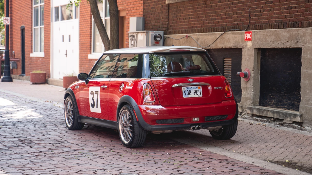 2004 Mini Mini Cooper S 1st Gen - Image 10 of 31