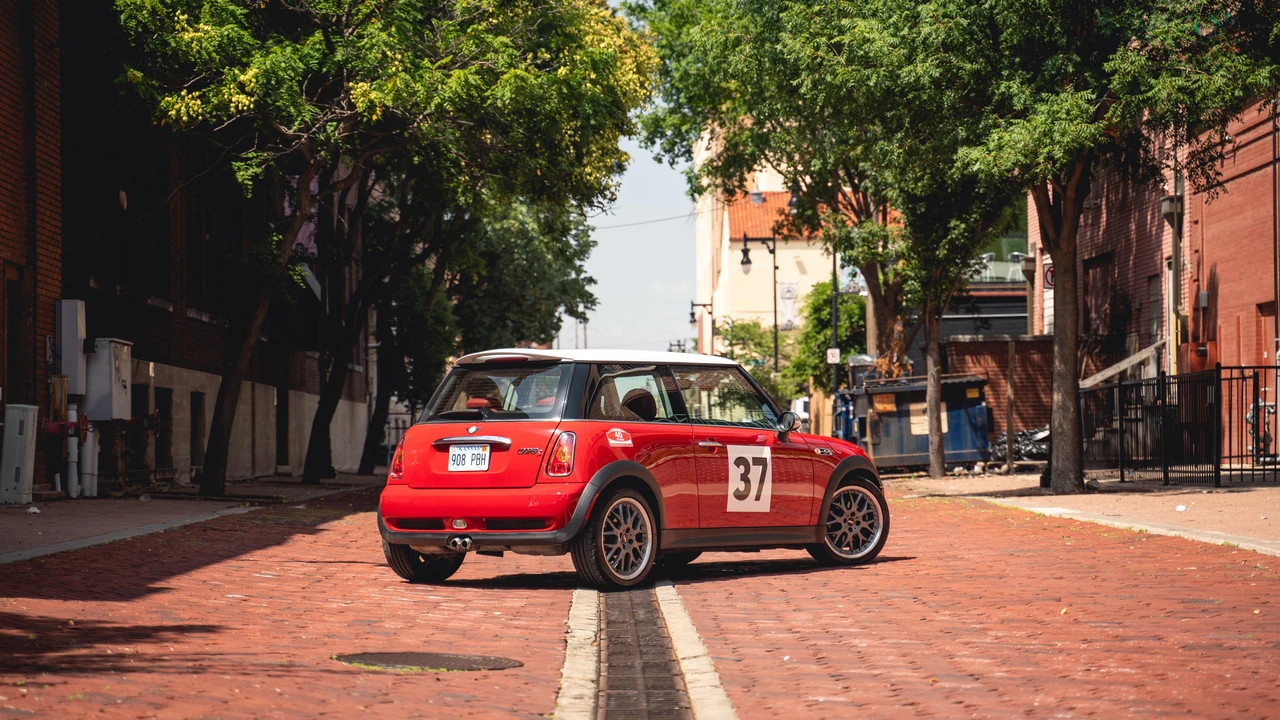 2004 Mini Mini Cooper S 1st Gen - Image 11 of 31