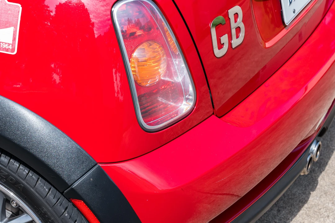 2004 Mini Mini Cooper S 1st Gen - Image 16 of 31