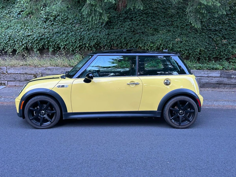 2004 Mini Mini Cooper S 1st Gen - Image 2 of 10