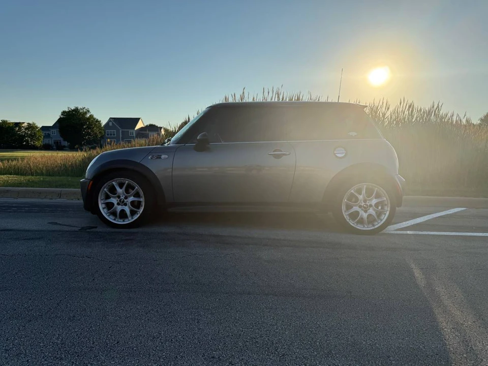 2004 Mini Mini Cooper S 1st Gen - Image 2 of 12