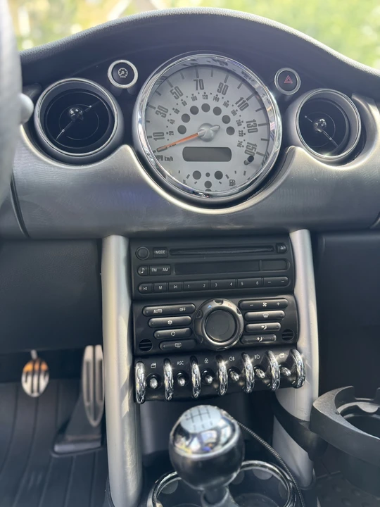 2004 Mini Mini Cooper S 1st Gen - Image 20 of 30