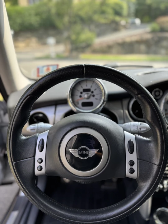 2004 Mini Mini Cooper S 1st Gen - Image 21 of 30