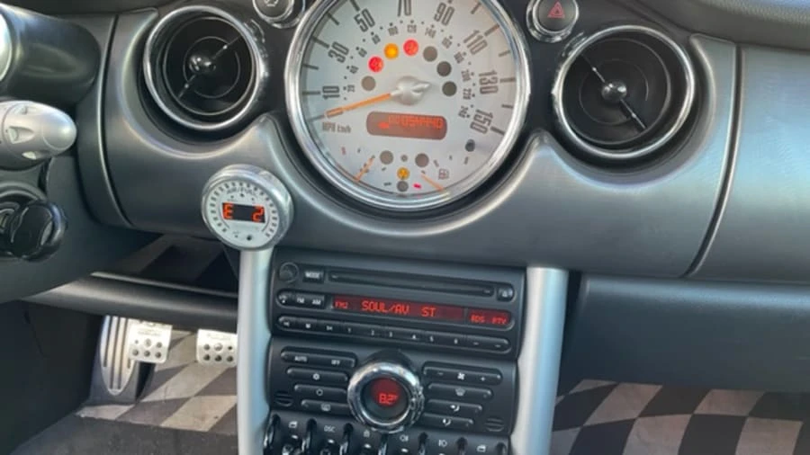 2004 Mini Mini Cooper S 1st Gen - Image 6 of 16