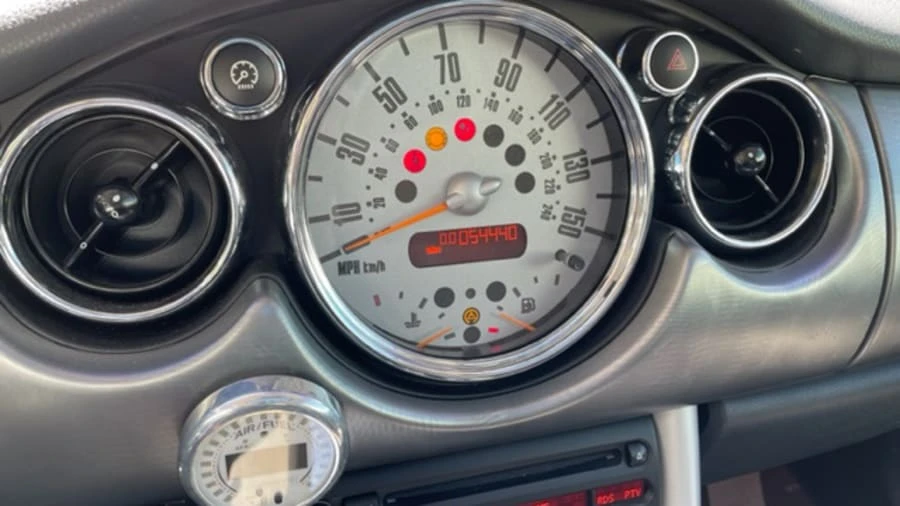 2004 Mini Mini Cooper S 1st Gen - Image 9 of 16