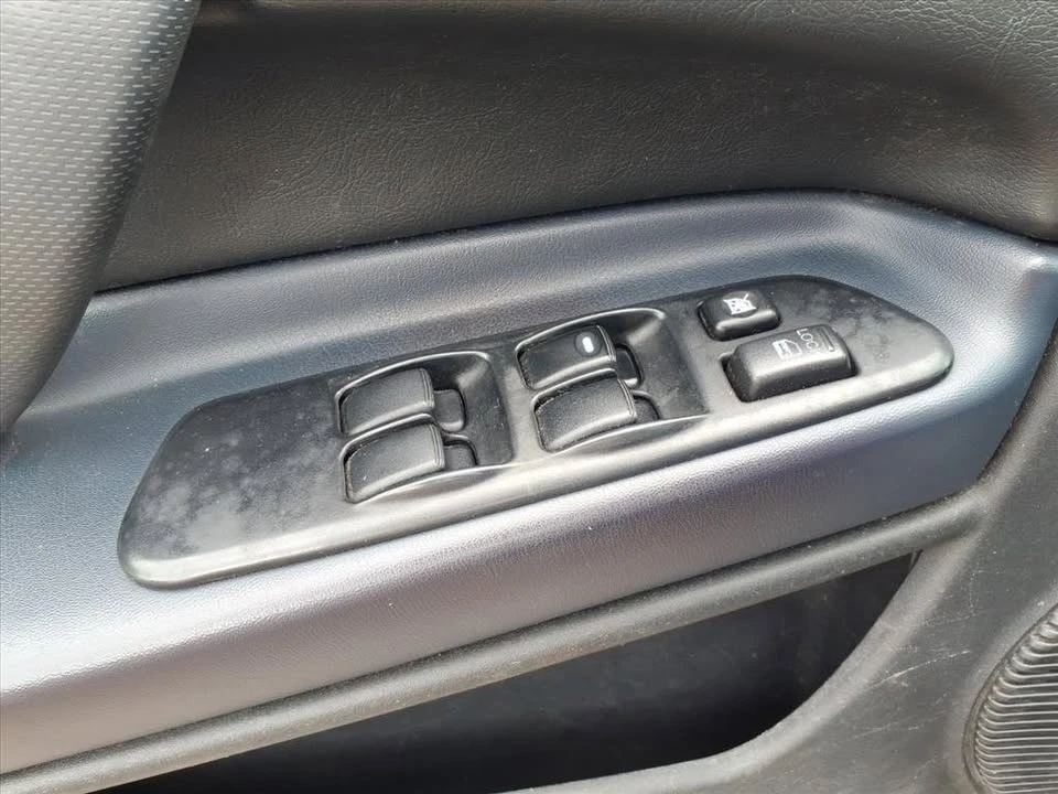 2004 Mitsubishi Eclipse 3rd Gen - Image 14 of 20