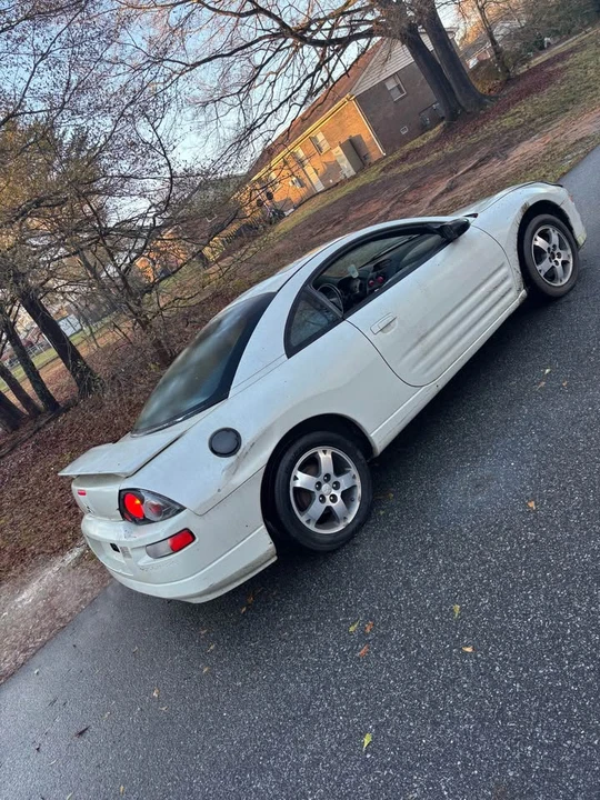 2004 Mitsubishi Eclipse 3rd Gen - Image 8 of 12