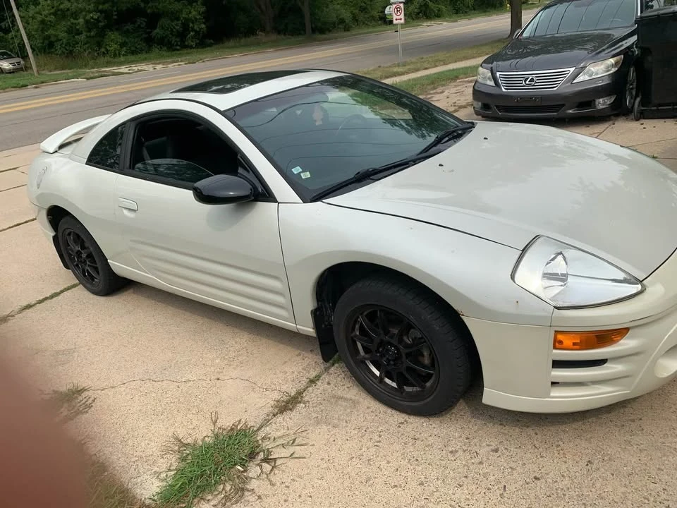 2004 Mitsubishi Eclipse 3rd Gen - Image 5 of 9