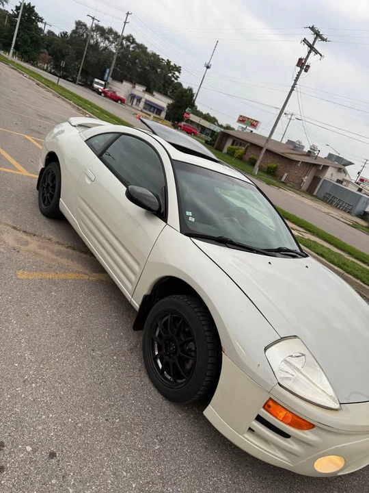 2004 Mitsubishi Eclipse 3rd Gen - Image 2 of 10