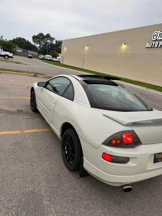 2004 Mitsubishi Eclipse 3rd Gen - Image 4 of 10
