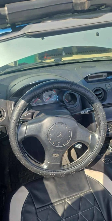 2004 Mitsubishi Eclipse 3rd Gen - Image 7 of 10