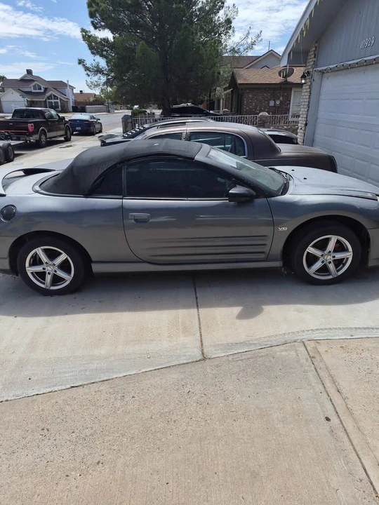2004 Mitsubishi Eclipse 3rd Gen - Image 2 of 3