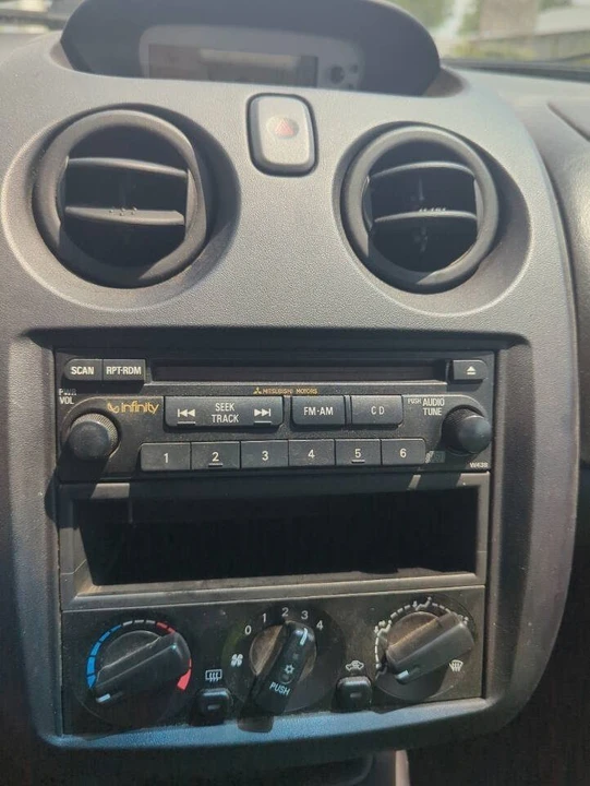 2004 Mitsubishi Eclipse 3rd Gen - Image 11 of 16