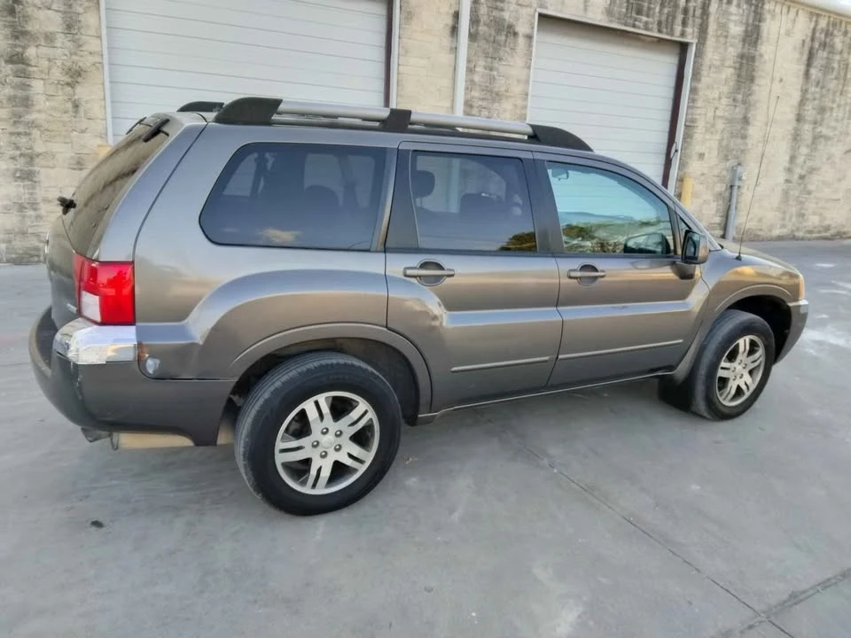 2004 Mitsubishi Endeavor - Image 8 of 20
