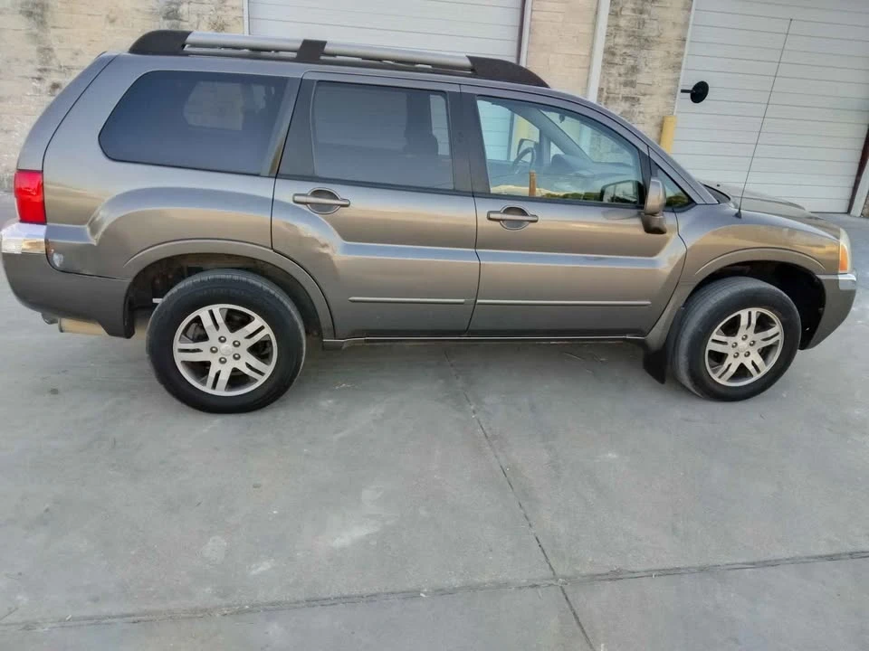 2004 Mitsubishi Endeavor - Image 9 of 20