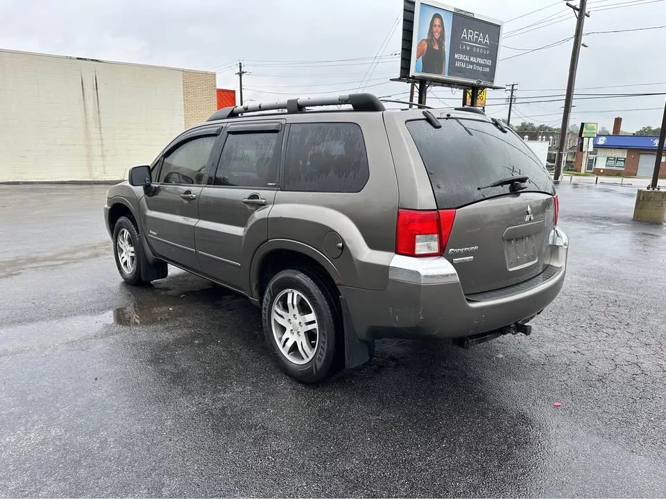 2004 Mitsubishi Endeavor - Image 7 of 12