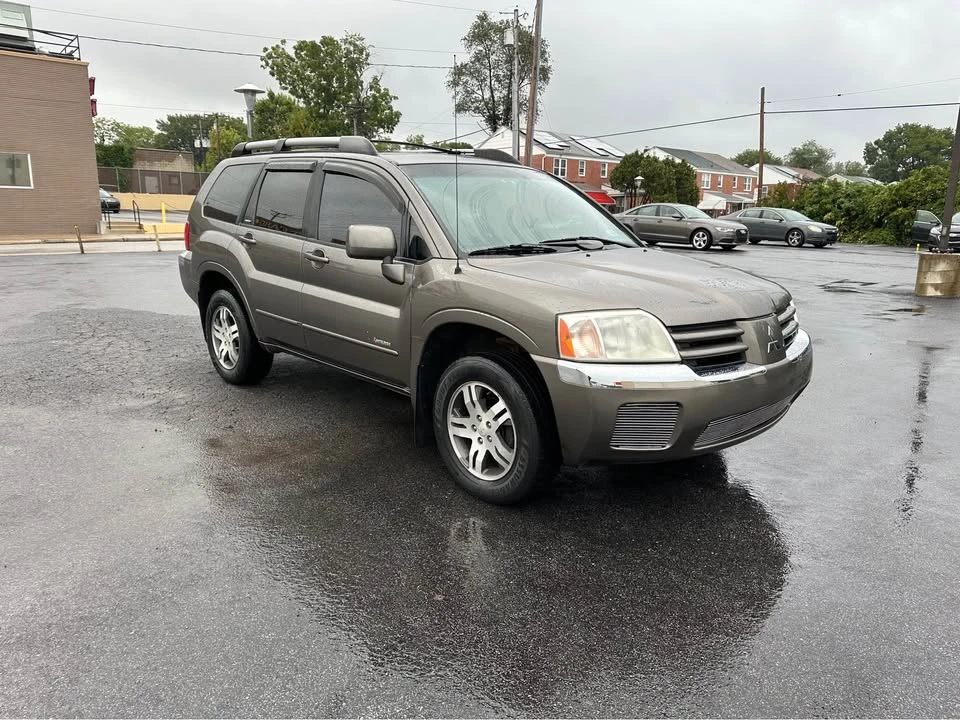 2004 Mitsubishi Endeavor - Image 3 of 12