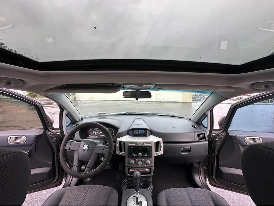 2004 Mitsubishi Endeavor - Image 11 of 12